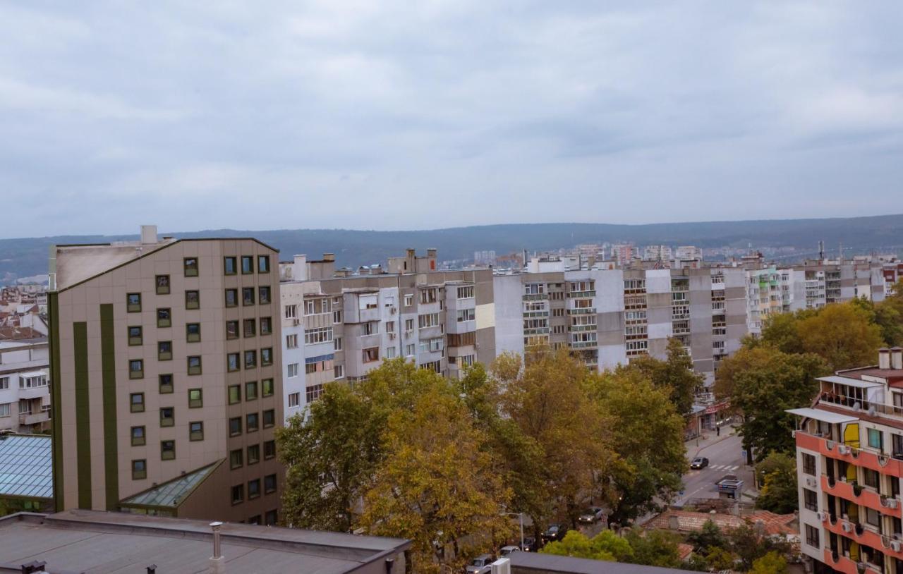 Синьо Лято 瓦爾納 外观 照片