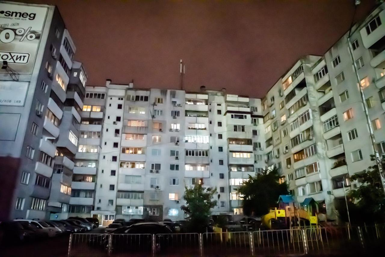 Синьо Лято 瓦爾納 外观 照片