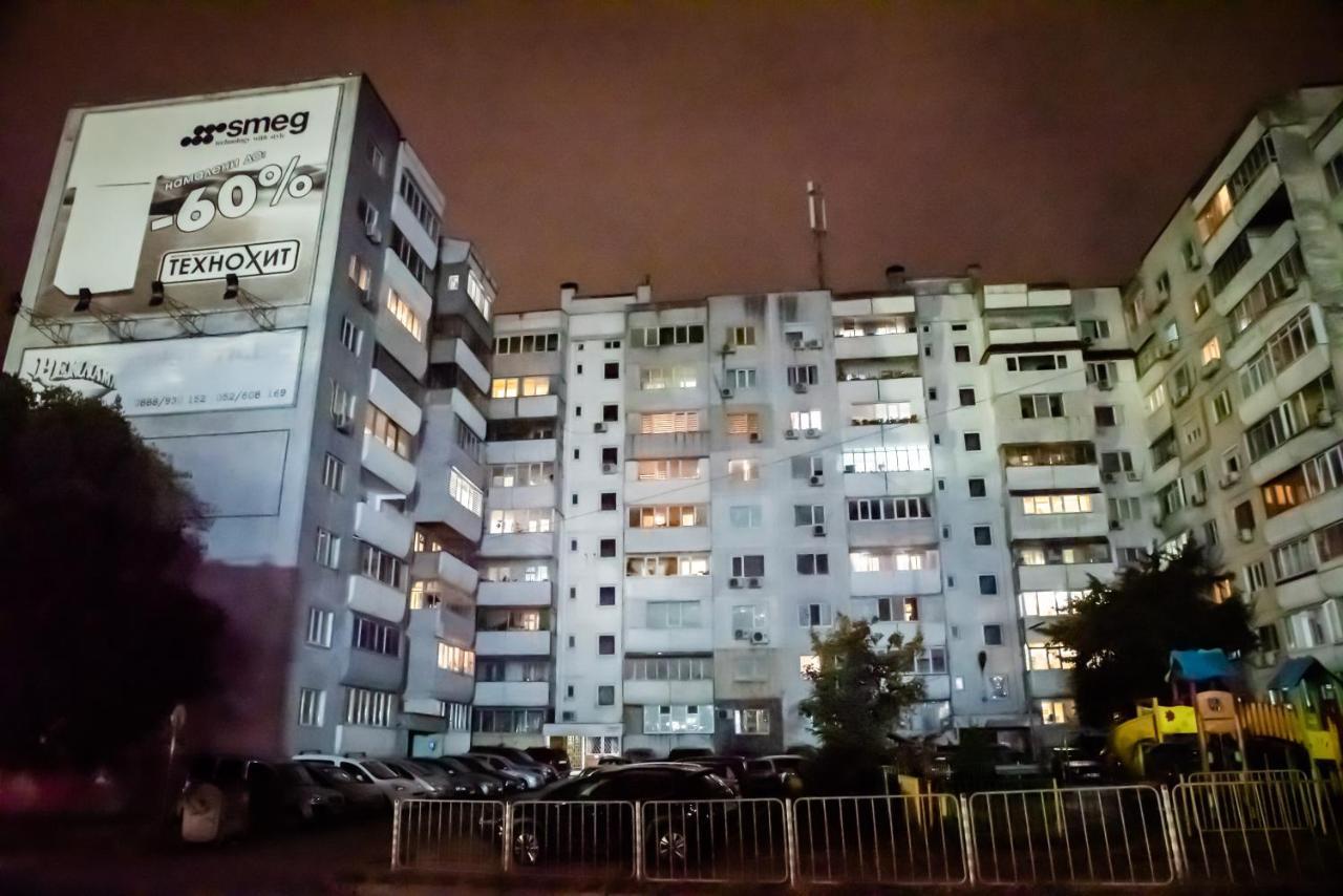 Синьо Лято 瓦爾納 外观 照片